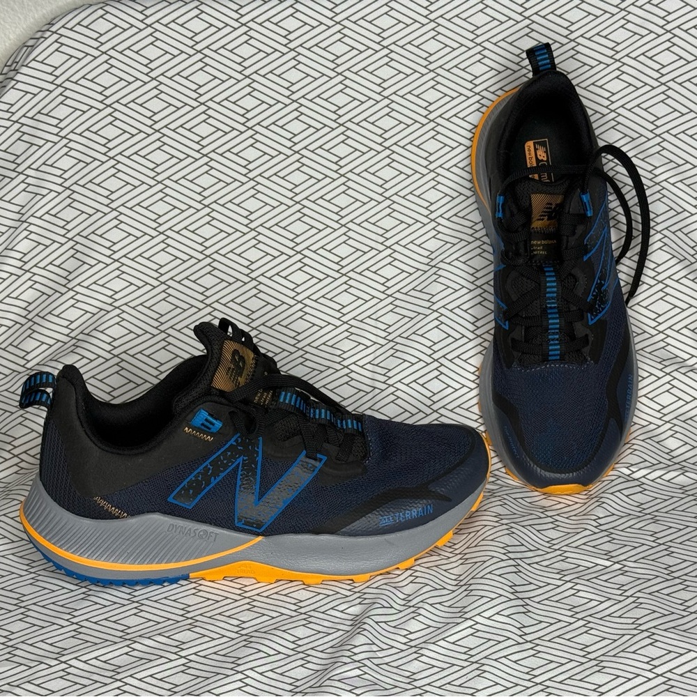 New Balance Men's Black and Yellow Athletic Shoes